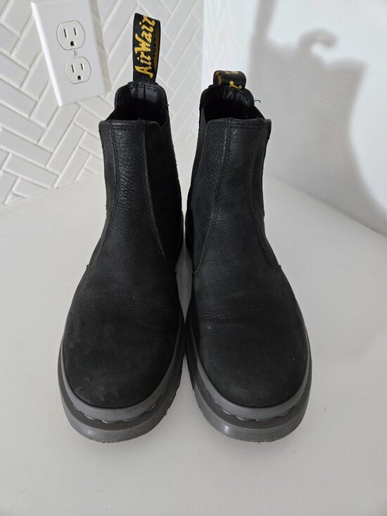 Dr Martens 2976 Chelsea Boots Black Milled Nubuck Grey Sole UK7 US Mens 8